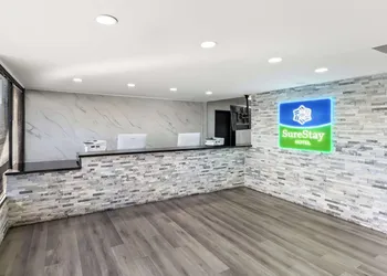 SureStay By Best Western Phoenix Airport hotel thumbnail 5