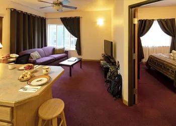 Totem Hotel and Suites hotel thumbnail 2