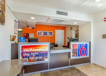 Motel 6 Phoenix North - Bell Road hotel thumbnail 4