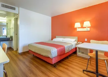 Motel 6 Phoenix North - Bell Road hotel thumbnail 8
