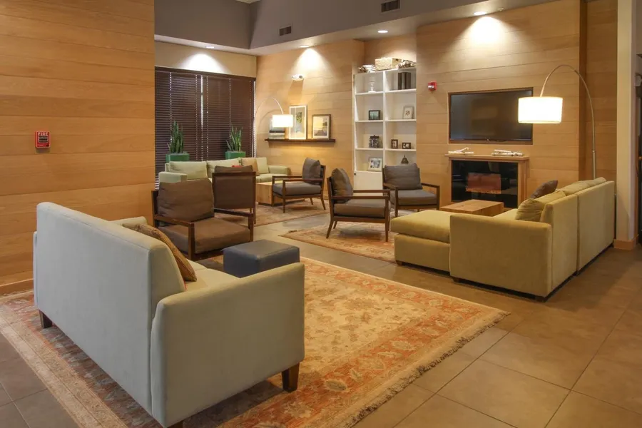 GreenTree Inn & Suites Phoenix Sky Harbor hotel detail image 2