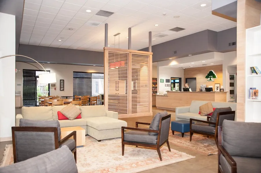 GreenTree Inn & Suites Phoenix Sky Harbor hotel detail image 6