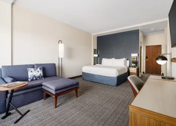 Courtyard by Marriott Phoenix Mesa Gateway Airport hotel thumbnail 8