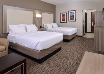 Holiday Inn Express & Suites Williams by IHG hotel thumbnail 4