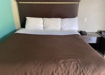 Express Inn West Memphis hotel thumbnail 6
