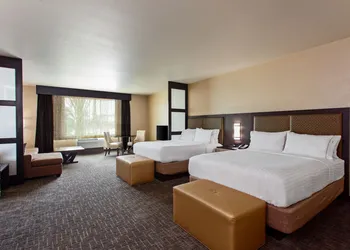 Holiday Inn Express & Suites Anaheim Resort Area by IHG hotel thumbnail 4