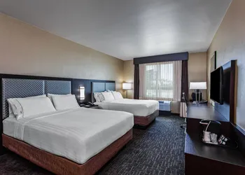 Holiday Inn Express & Suites Anaheim Resort Area by IHG hotel thumbnail 6