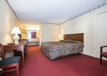 Candlewick Inn hotel thumbnail 4