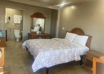 Apple Valley Motel hotel thumbnail 5