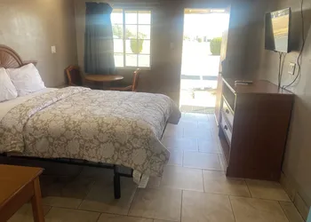 Apple Valley Motel hotel thumbnail 7