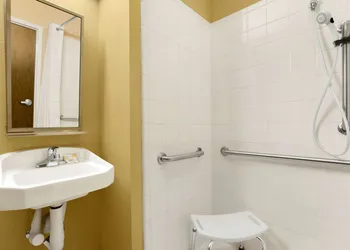 Microtel Inn & Suites by Wyndham Shelbyville hotel thumbnail 8