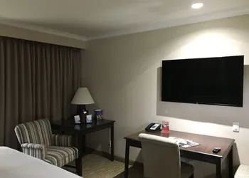 Coast Burbank Hotel hotel thumbnail 4
