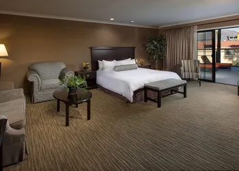 Coast Burbank Hotel hotel thumbnail 7