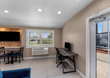 Quality Inn San Diego South - Chula Vista hotel thumbnail 5