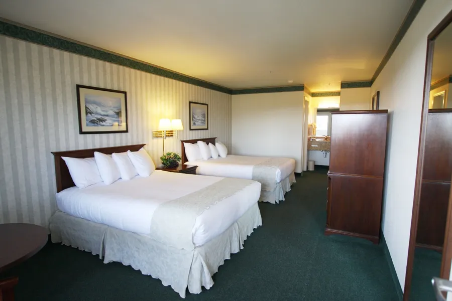 Emerald Dolphin Inn & Mini Golf hotel detail image 6