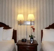 Emerald Dolphin Inn & Mini Golf hotel detail image 7