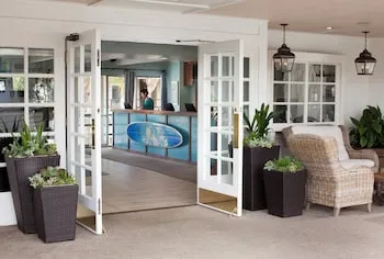 Pacific Edge Hotel hotel thumbnail 5