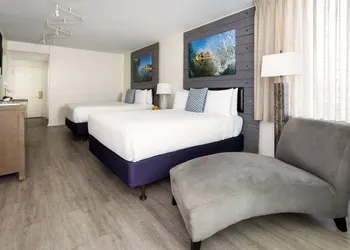 Pacific Edge Hotel hotel thumbnail 8