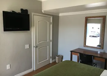 Town House Motel hotel thumbnail 4