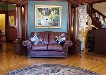 Cabernet House, An Old World Inn hotel thumbnail 2