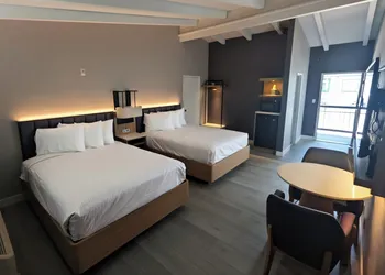 Luxury Inn hotel thumbnail 2