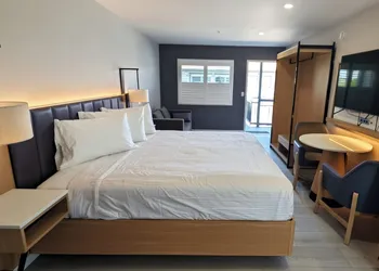 Luxury Inn hotel thumbnail 4