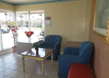 Castaway Motel hotel thumbnail 2