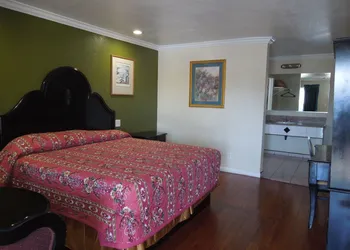 Castaway Motel hotel thumbnail 6