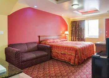 Sky Palm Motel hotel thumbnail 4
