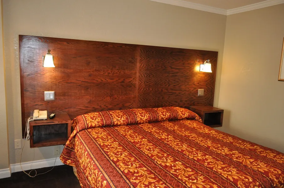 Santa Cruz Inn Riverside hotel detail image 6