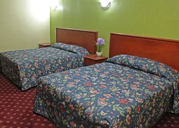 Royla Motel hotel thumbnail 2