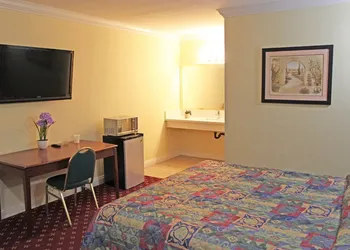 Royla Motel hotel thumbnail 5
