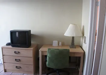 Budget Inn hotel thumbnail 3