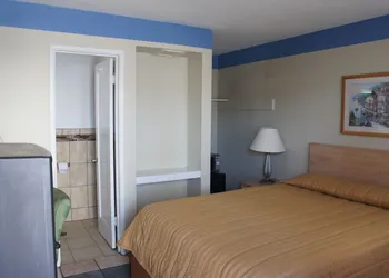 Budget Inn hotel thumbnail 6