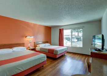Motel 6 Irvine - Orange County Airport hotel thumbnail 6