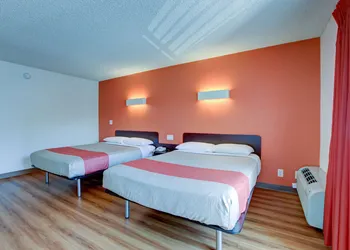 Motel 6 Irvine - Orange County Airport hotel thumbnail 7