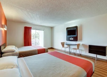 Motel 6 Irvine - Orange County Airport hotel thumbnail 8