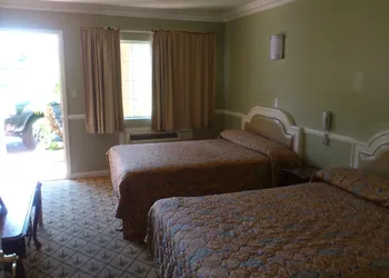 Santa Ana Travel Inn hotel thumbnail 3