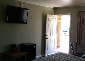 Santa Ana Travel Inn hotel thumbnail 7