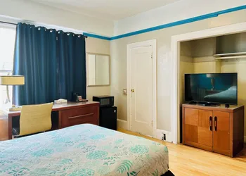 Admiral Hotel hotel thumbnail 5