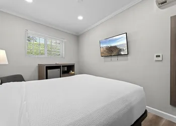 Ocean Park Inn hotel thumbnail 6