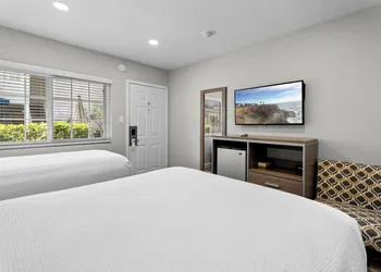 Ocean Park Inn hotel thumbnail 7