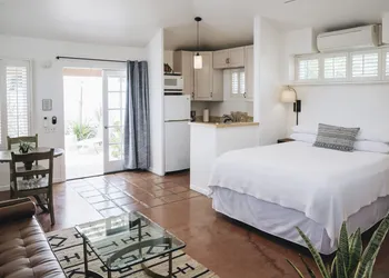 Cottage Inn & Spa hotel thumbnail 4