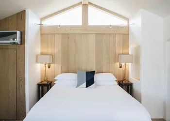 Cottage Inn & Spa hotel thumbnail 7