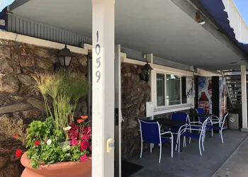 The Shores Inn and Beach Houses hotel thumbnail 3