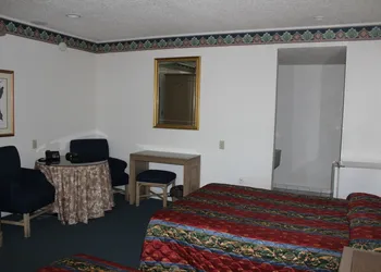 Best Whittier Inn hotel thumbnail 8