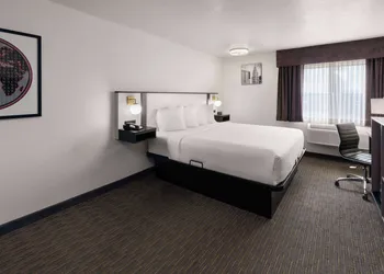 SYLO Hotel Denver Airport, a Ramada by Wyndham hotel thumbnail 6