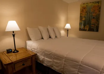 Silver Moon Inn hotel thumbnail 6