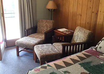 4 Seasons Inn on Fall River hotel thumbnail 6