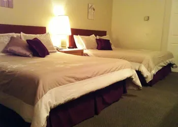 Slumber Lodge Motel hotel thumbnail 6